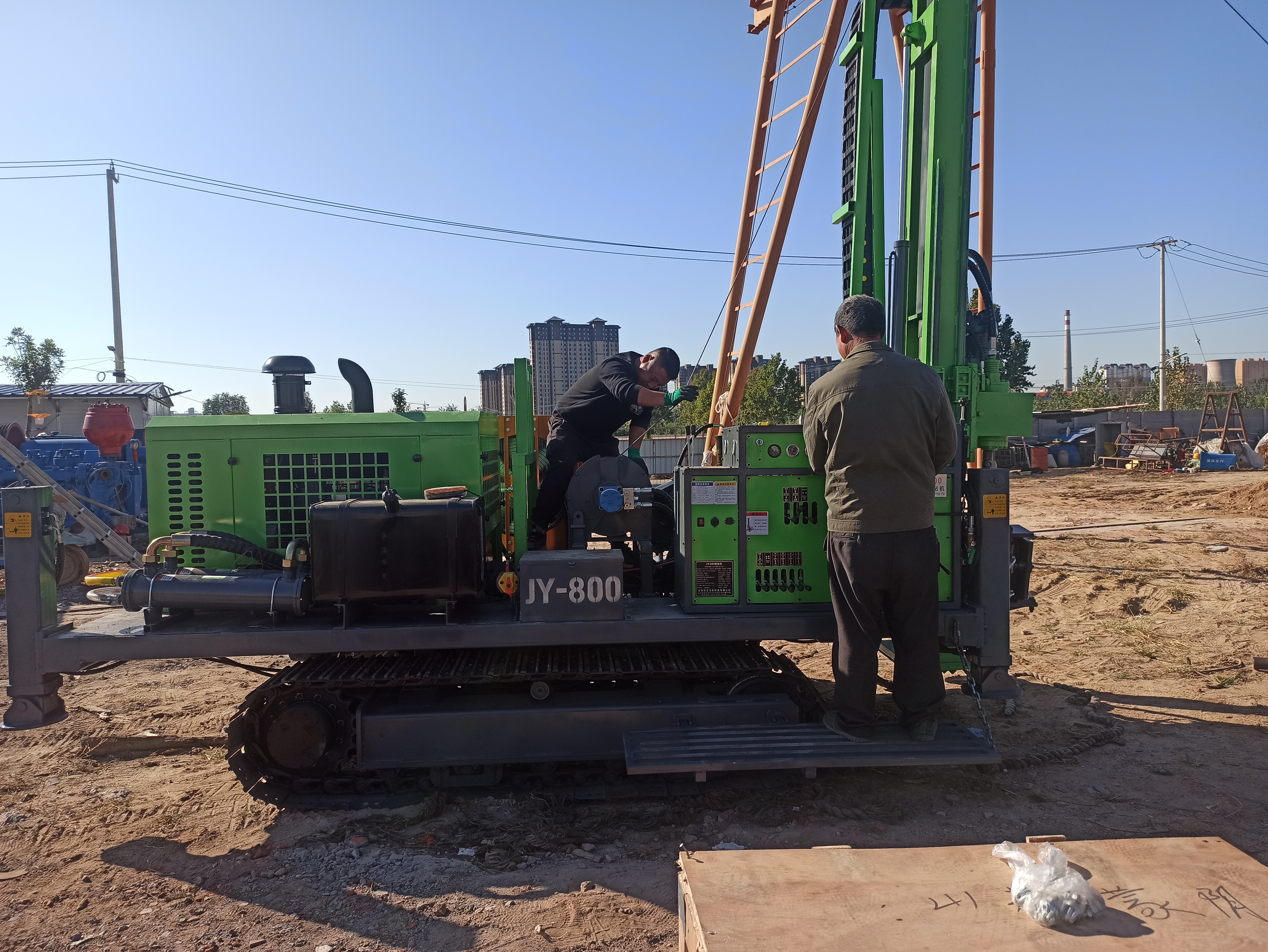 全液压履带岩芯钻机